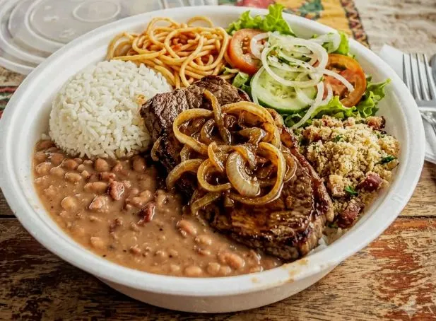 Bife acebolado